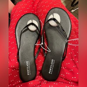 Portland Boot Company black flip flops size 6